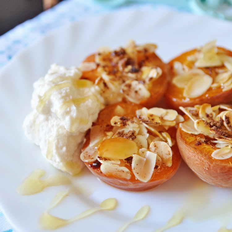 Baked Apricots with Honey and Almonds - Easy Dessert - Spain on a Fork