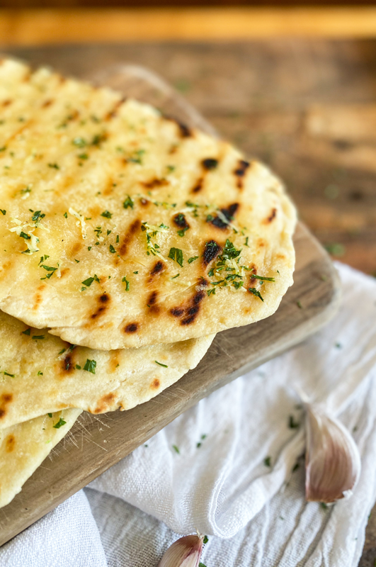 Incredible 5-MINUTE Garlic Flatbread Recipe - Spain On A Fork