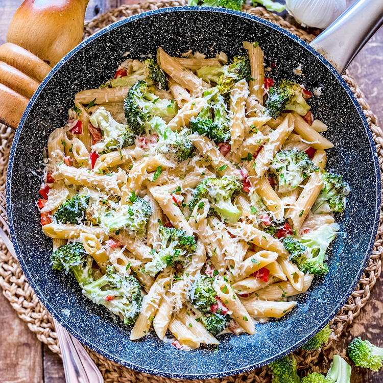 One-Pan Creamy Broccoli Pasta | Healthy & Delicious One-Pot Recipe